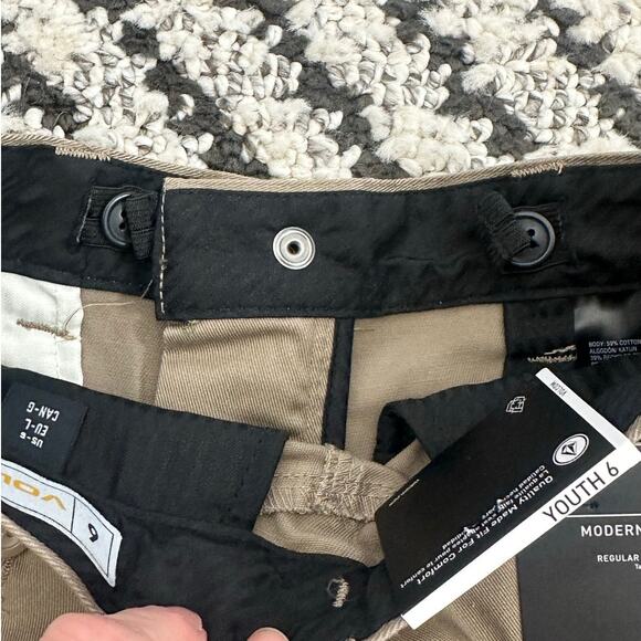 Volcom Boys Frickin Modern Straight Chino Pants 6 NWT - Picture 6 of 6